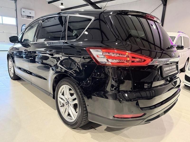 Gebraucht Ford S-MAX Titanium 165 PS (121 kW) 2019 Schwarz Van / Kleinbus