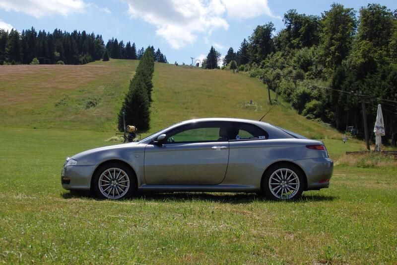 Grau Gebraucht 2005 Alfa Romeo GT Distinctive Coupé | 18.700 € - Bild 1/4