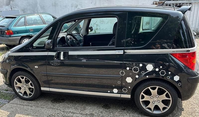Schwarz Gebraucht 2006 Peugeot 1007 RC Kleinwagen | 5.000 € (Etwas zu teuer) - Bild 1/4