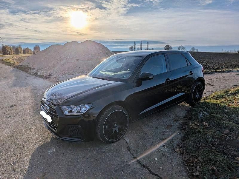 Schwarz Gebraucht 2019 Audi A1 Sportback Advanced Kleinwagen | 17.900 € (Etwas zu teuer) - Bild 1/4
