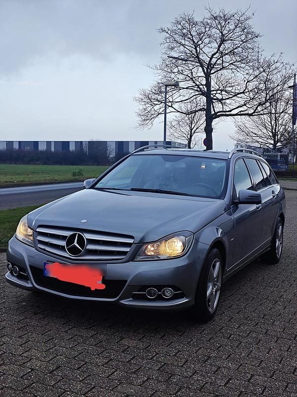 Grau Gebraucht 2011 Mercedes C200 Avantgarde Kombi | 9.350 € (Guter Preis) - Bild 1/4