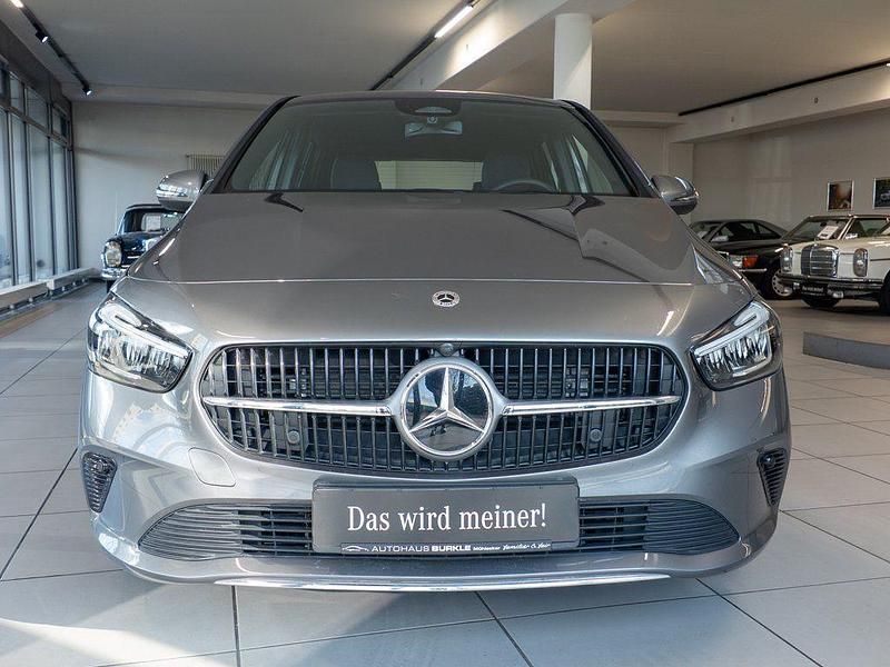Gebraucht Mercedes B180 Advanced 136 PS (100 kW) 2024 Grau Kleinwagen
