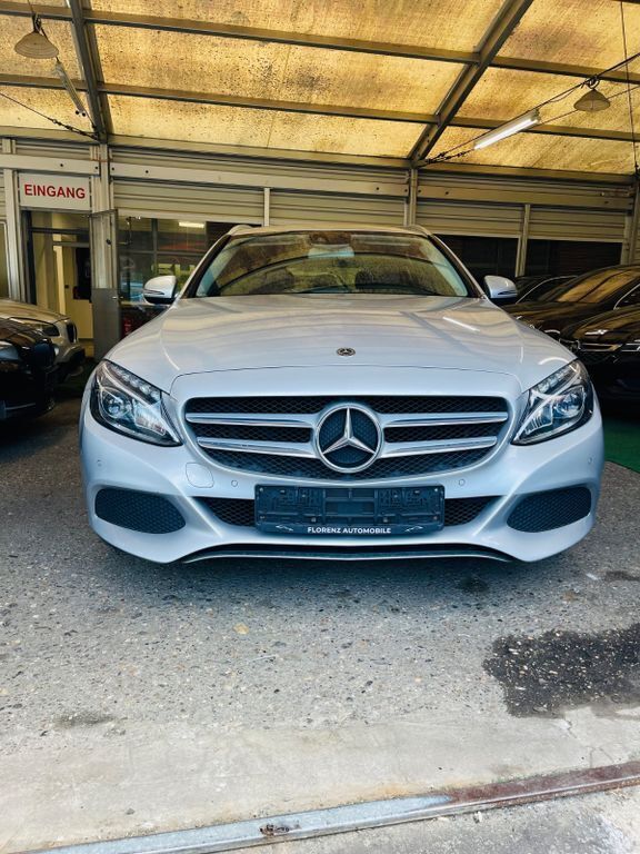Silber Gebraucht 2017 Mercedes C180 Kombi | 12.800 € (Fairer Preis) - Bild 1/4