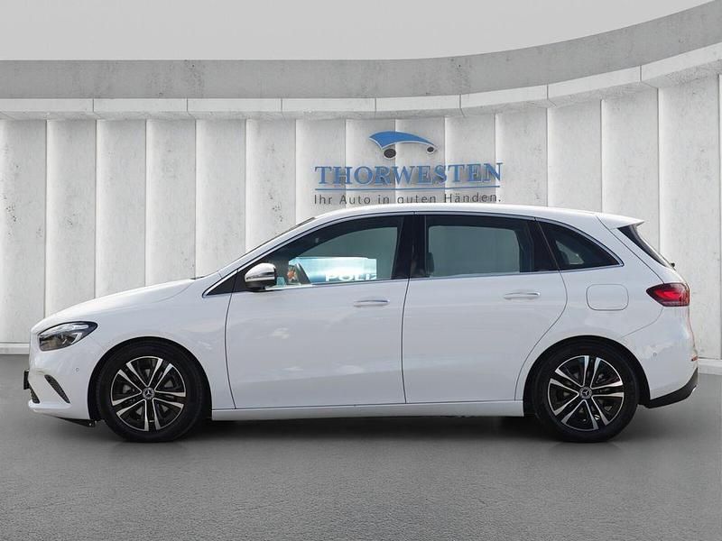 Gebraucht Mercedes B200 Advanced Plus 150 PS (110 kW) 2025 Unilack polarweiß Van / Kleinbus