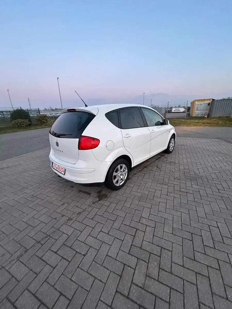 Occasion Seat Altea 125 ch (91 kW) 2010 Blanc Berline