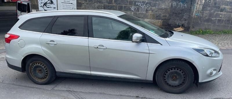 Gebraucht Ford Focus Trend 150 PS (110 kW) 2011 Grau Kombi