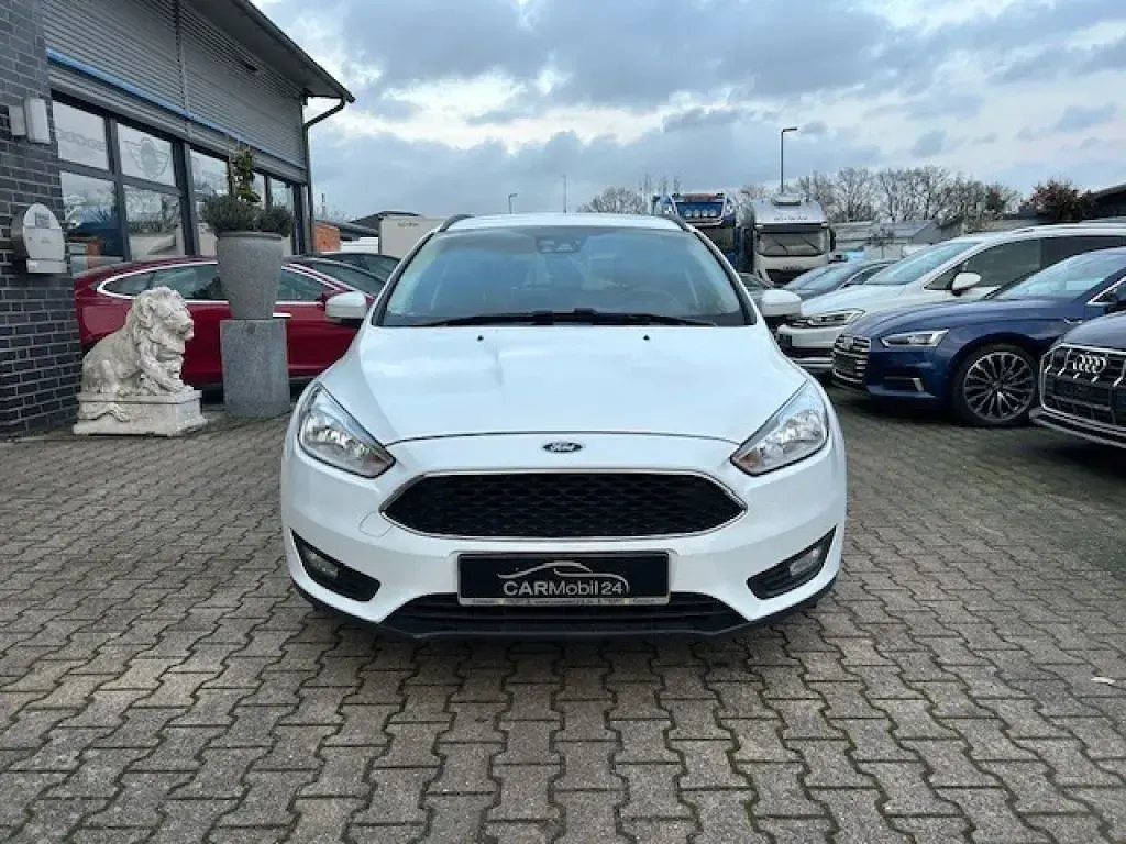 Gebraucht Ford Focus Business Edition 125 PS (91 kW) 2016 Frozen white Kombi