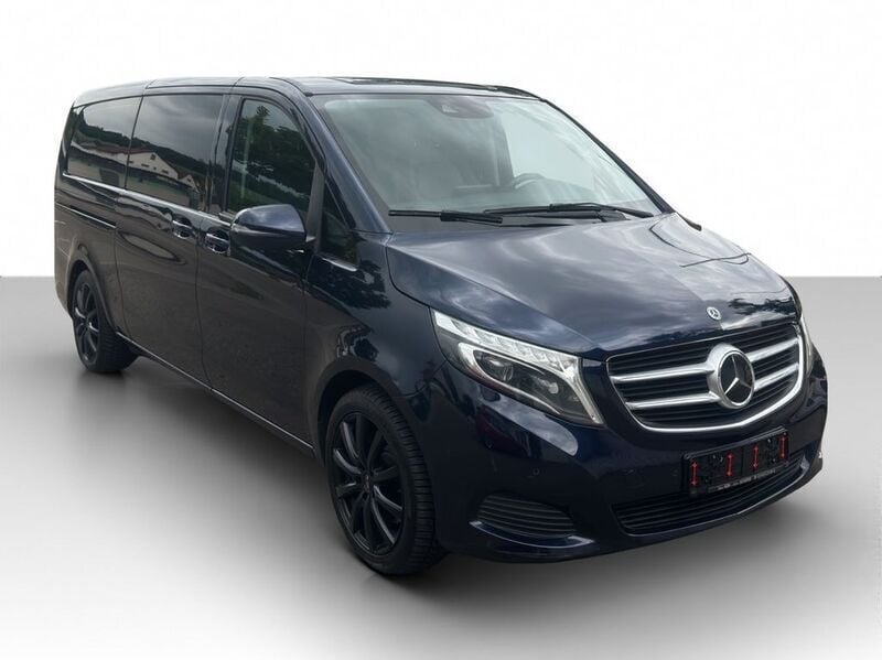 Blau Gebraucht 2018 Mercedes V250 Van / Kleinbus | 29.899 € - Bild 1/4