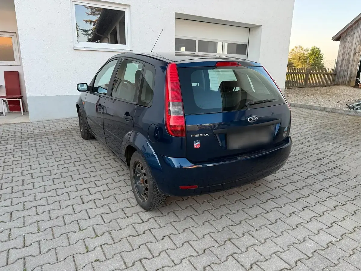 Second-hand Ford Fiesta 60 CP (44 kW) 2005 Hatchback