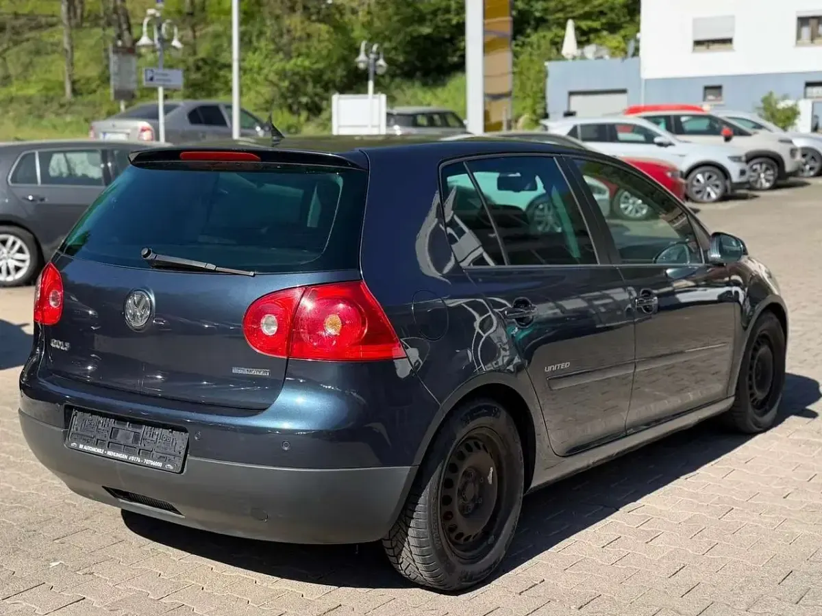 Gebraucht VW Golf VI United 105 PS (77 kW) 2008 Bluegraphit perleffekt Kleinwagen