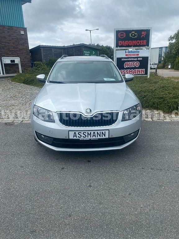 Silber Gebraucht 2017 Skoda Octavia Joy Kombi | 13.990 € (Etwas zu teuer) - Bild 1/4