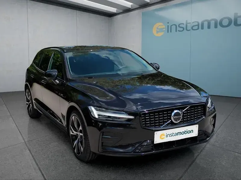 Gebraucht Volvo V60 Plus 197 PS (144 kW) 2025 Schwarz Kombi