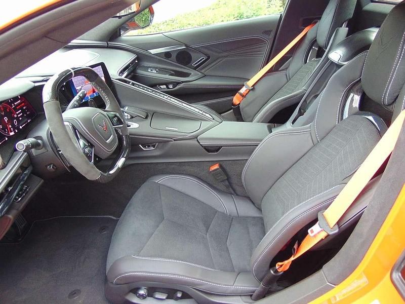 Neu Corvette C8 643 PS (472 kW) 2025 Sebring orange tintcoat Cabrio