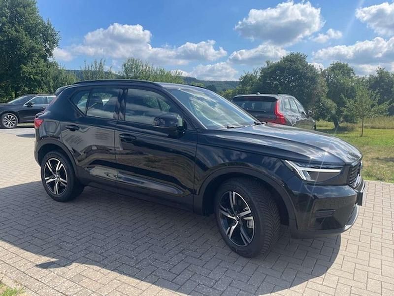 Gebraucht Volvo XC40 Plus 163 PS (119 kW) 2024 Onyx black SUV