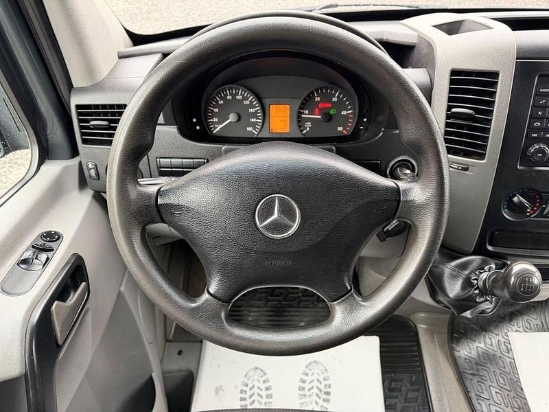 Gebraucht Mercedes Sprinter 143 PS (105 kW) 2018 Grau Van