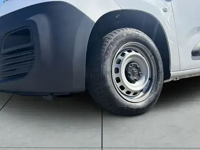 Gebraucht Citroën Berlingo 102 PS (75 kW) 2022 Weiß Van / Kleinbus