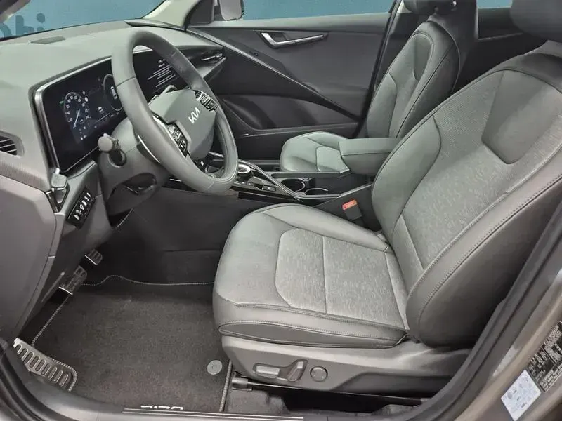 Używany Kia Niro 184 KM (135 kW) 2024 Szary SUV