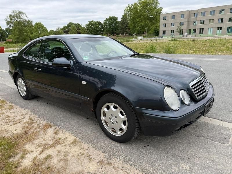 Blau Gebraucht 1999 Mercedes CLK200 Coupé | 1.500 € (Guter Preis) - Bild 1/4