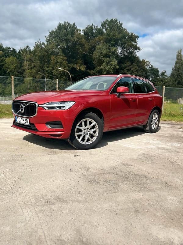 Rot Gebraucht 2019 Volvo XC60 Momentum SUV | 24.999 € (Superpreis) - Bild 1/4