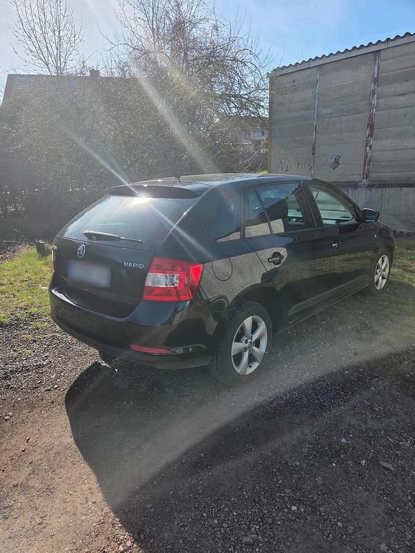 Gebraucht Skoda Rapid 86 PS (63 kW) 2014 Schwarz Kleinwagen
