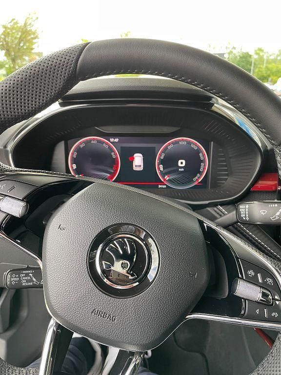 Schwarz Gebraucht 2024 Skoda Fabia Monte Carlo Kleinwagen | 22.990 € (Etwas zu teuer) - Bild 1/4