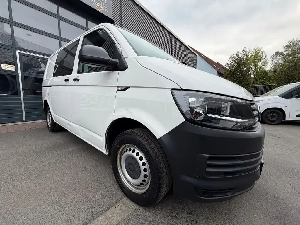 Gebraucht VW Transporter 102 PS (75 kW) 2018 Weiß Van