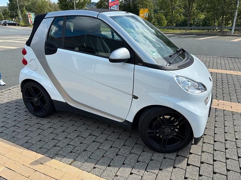 Weiß Gebraucht 2009 Smart ForTwo Cabrio Cabrio | 4.300 € (Etwas zu teuer) - Bild 1/4