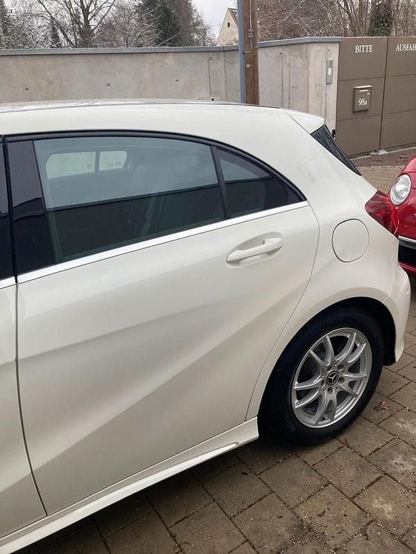 Gebraucht Mercedes 200 AMG line 156 PS (114 kW) 2018 Weiß Kombi