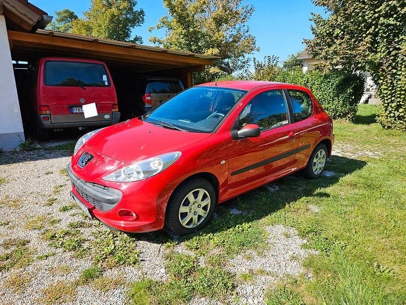 Rot Gebraucht 2009 Peugeot 206+ Kleinwagen | 2.000 € (Guter Preis) - Bild 1/4
