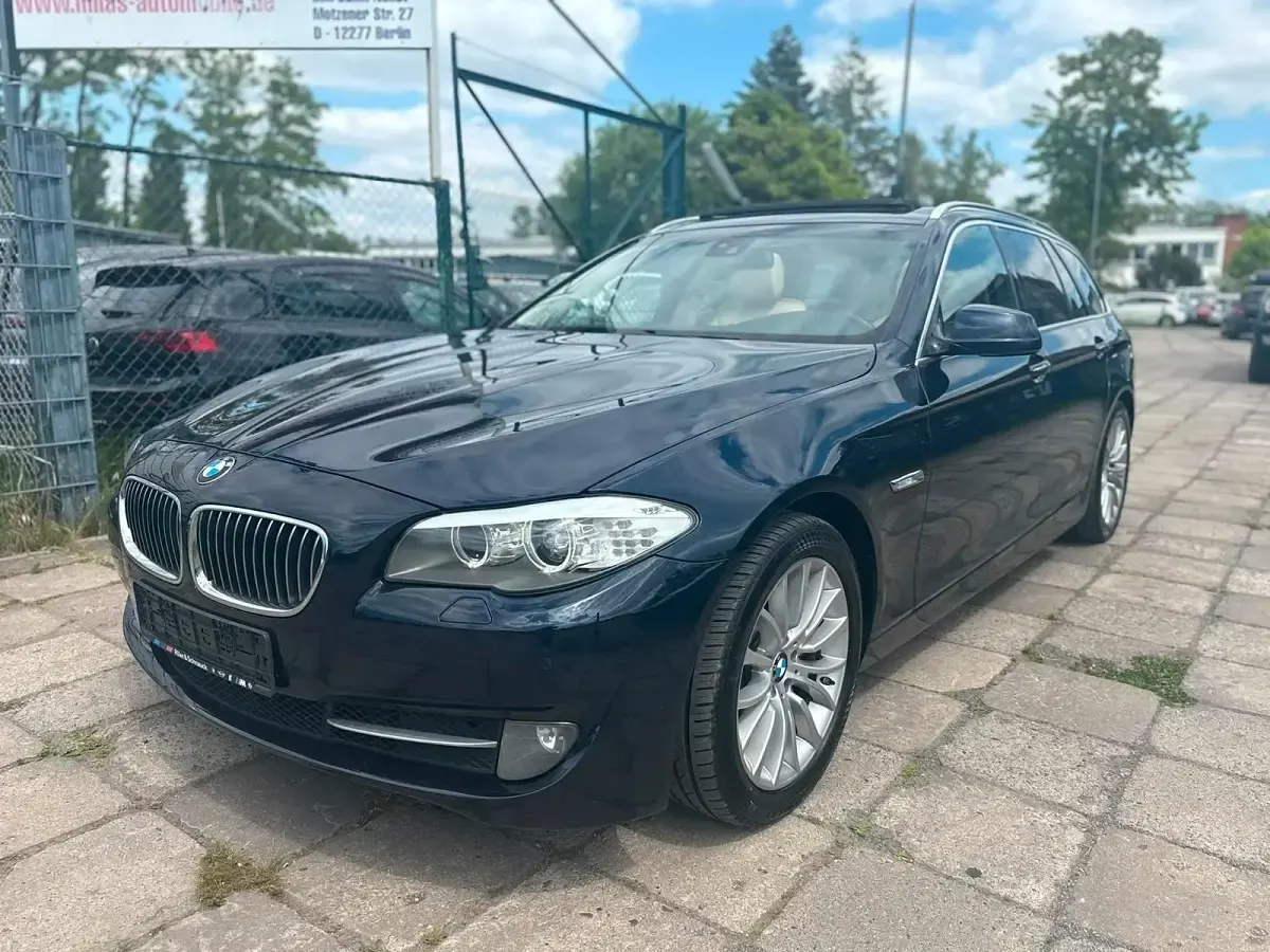 Gebraucht BMW 520 184 PS (135 kW) 2012 Blau Kombi