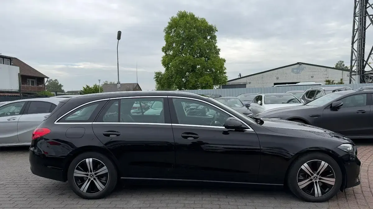 Gebraucht Mercedes 200 163 PS (119 kW) 2024 Schwarz Kombi