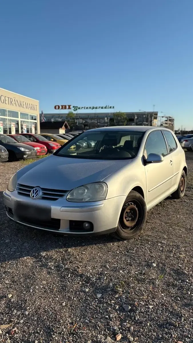 Second-hand VW Golf V 150 CP (110 kW) 2005 Argintiu Hatchback