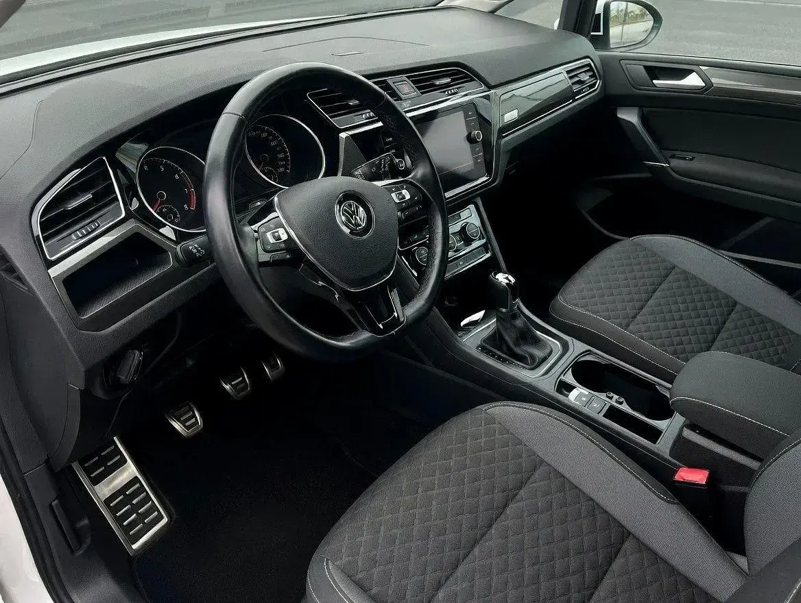 Gebraucht VW Touran Join 150 PS (110 kW) 2018 Weiß Van / Kleinbus