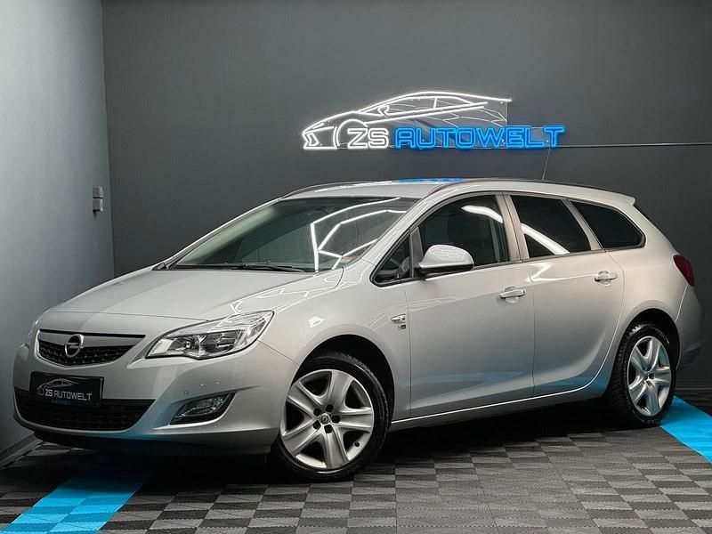 Gebraucht Opel Astra 140 PS (102 kW) 2012 Silber Kombi