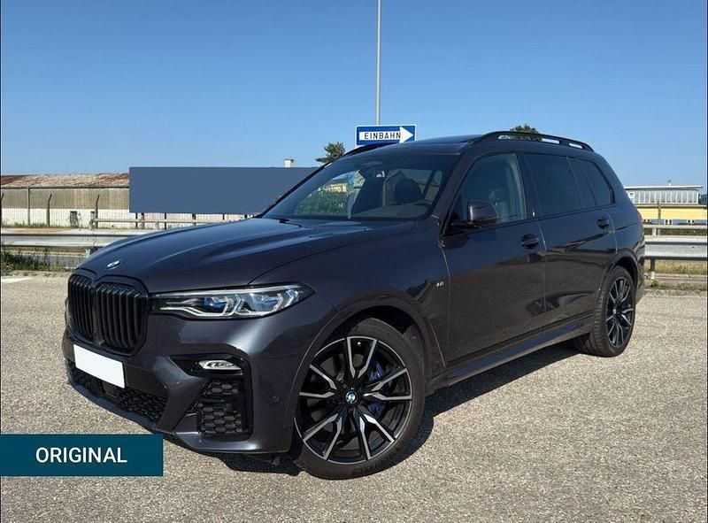 Grau Gebraucht 2021 BMW X7 M Sport SUV | 62.990 € (Guter Preis) - Bild 1/4
