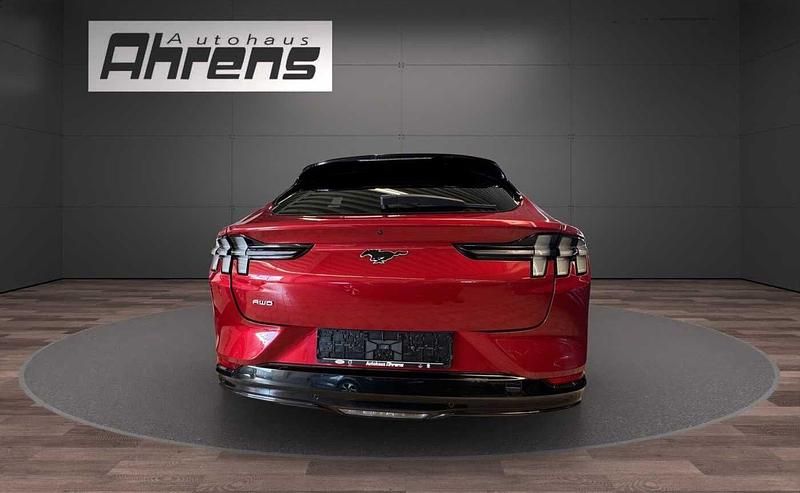 Gebraucht Ford Mustang Mach-E 258 kW (351 PS) 2021 Rot metallic SUV
