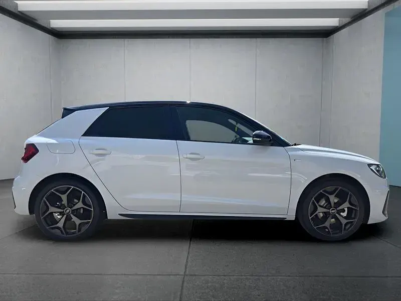 Neu Audi A1 150 PS (110 kW) 2026 Weiß SUV