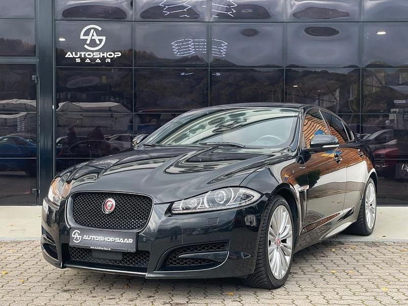 Schwarz Gebraucht 2014 Jaguar XF Limousine | 10.700 € - Bild 1/4