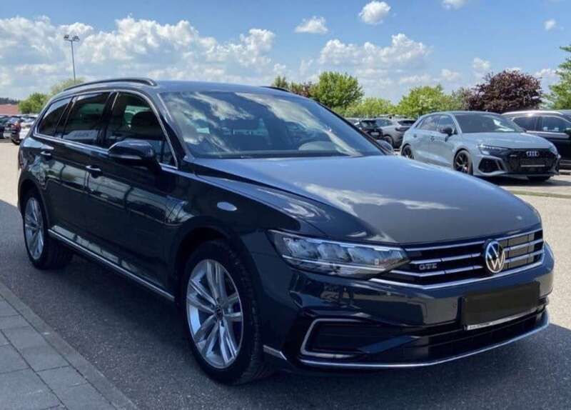 Grau Gebraucht 2021 VW Passat Kombi | 23.500 € (Guter Preis) - Bild 1/4