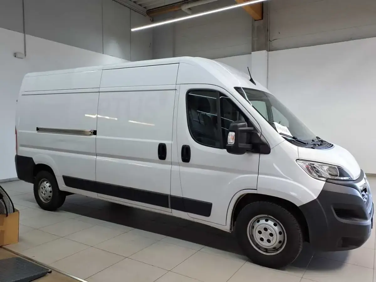 Gebraucht Opel Movano Edition 140 PS (102 kW) 2022 Casablancaweiß Van