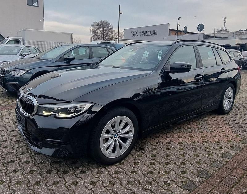 Gebraucht BMW 320 Advantage 190 PS (139 kW) 2021 Schwarz Kombi