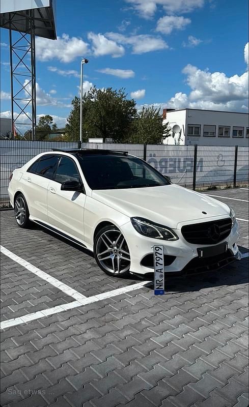 Weiß Gebraucht 2013 Mercedes E300 AMG Limousine | 14.350 € (Fairer Preis) - Bild 1/4