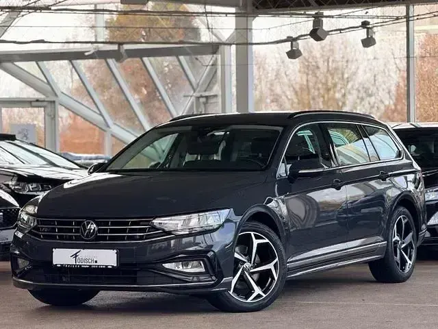 Gebraucht VW Passat R-line 150 PS (110 kW) 2020 Grau Limousine