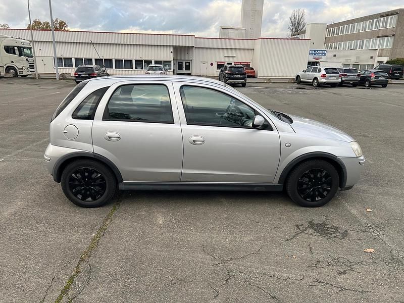 Silber Gebraucht 2005 Opel Corsa Kleinwagen | 2.190 € (Etwas zu teuer) - Bild 1/4