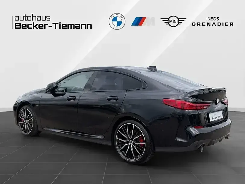 Gebraucht BMW 220 M Sport 190 PS (139 kW) 2023 Saphirschwarz Coupé