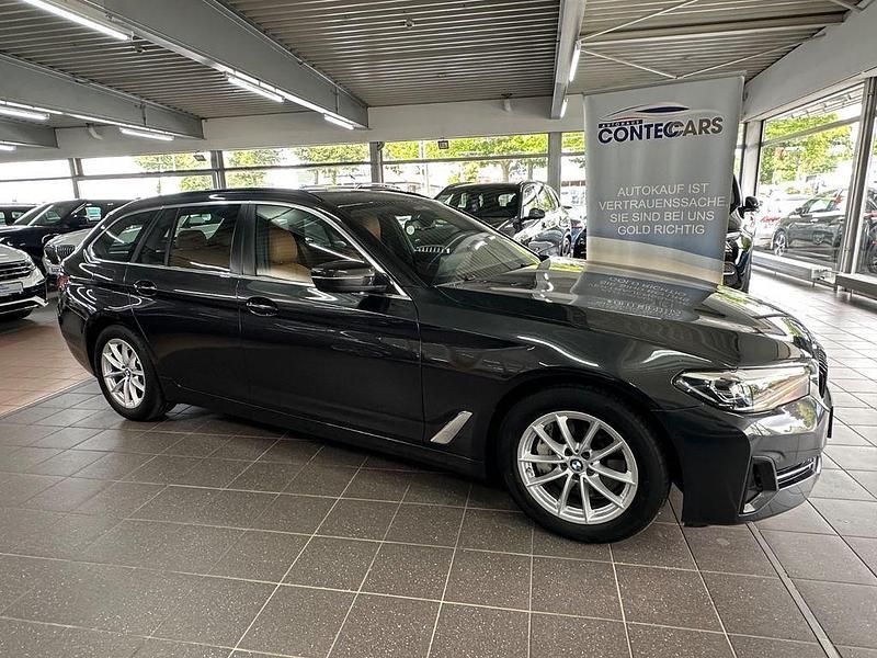Sophistograu Gebraucht 2023 BMW 530 Sport Line Kombi | 41.950 € (Fairer Preis) - Bild 1/4
