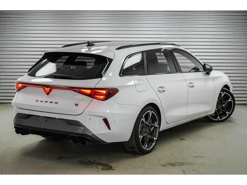 Second-hand Cupra Leon 333 CP (244 kW) 2025 Alb Break