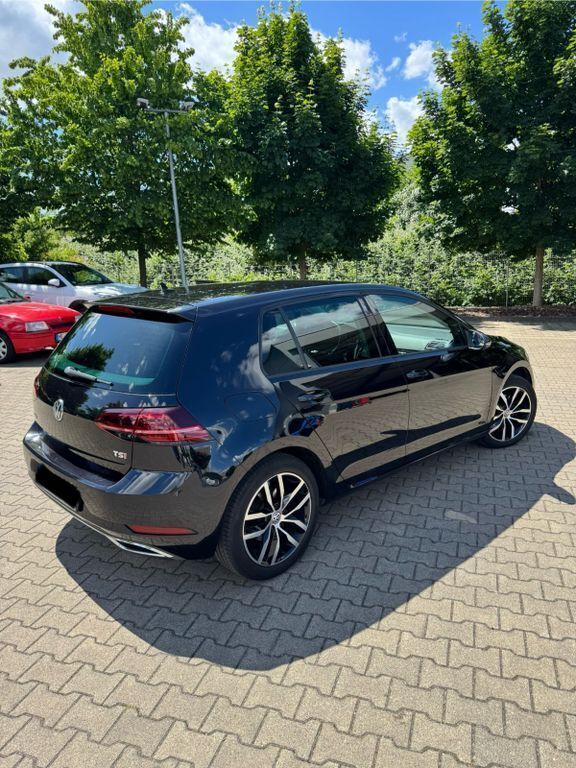 Schwarz Gebraucht 2017 VW Golf VII Highline Limousine | 13.300 € (Fairer Preis) - Bild 1/4