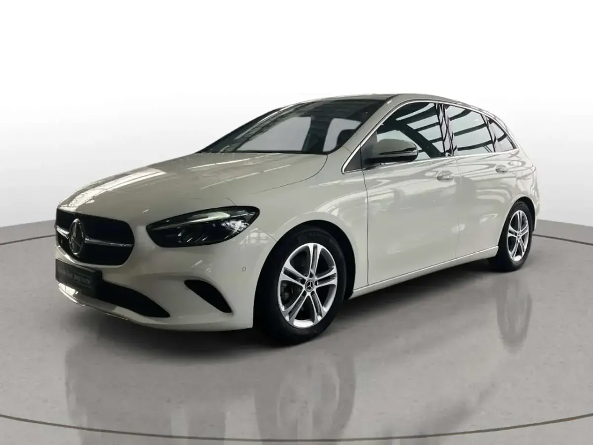 Gebraucht Mercedes B220 Progressive 190 PS (139 kW) 2025 Unilack polarweiß Kleinwagen