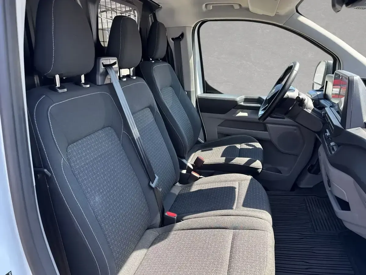 Usata Ford E-Transit 160 kW (218 CV) 2024 Bianco Furgone